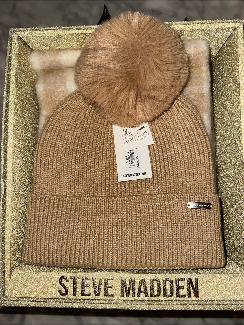 Steve Madden beanie and scarf 2 piece set